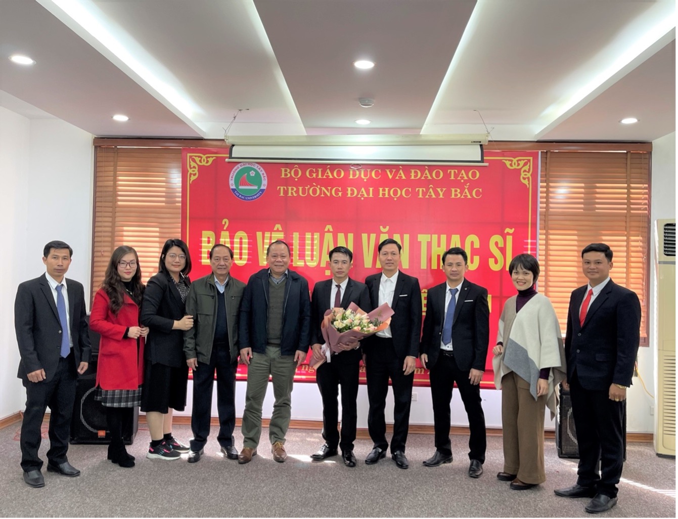 Trường Đại học Tây Bắc tổ chức thành công Lễ Bảo vệ luận văn Thạc sĩ ngành Ngôn ngữ Việt Nam khóa 9