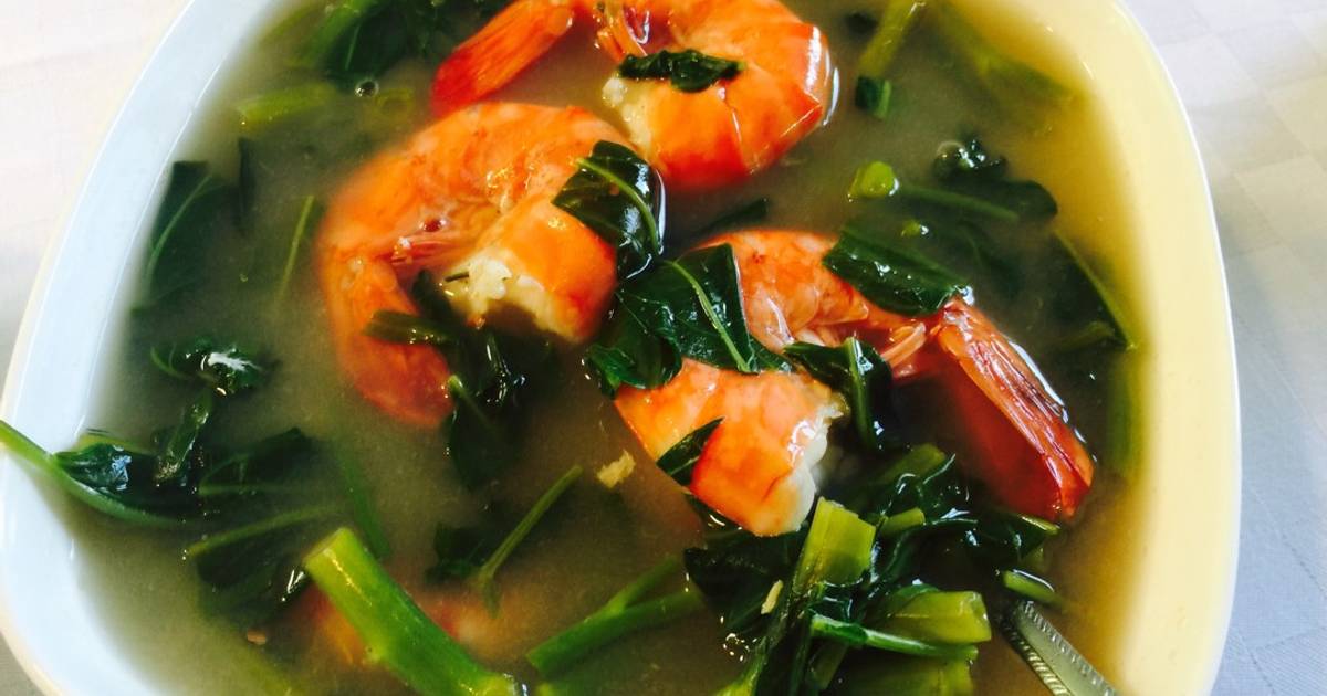Canh chua tôm, rau muống Nhật