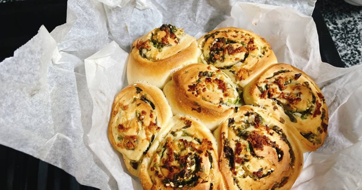 Bánh mì cuốn chà bông nấm rong biển