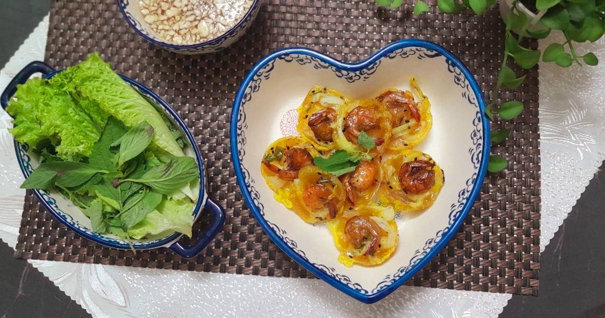 Bánh khọt tôm phiên bản mì lá