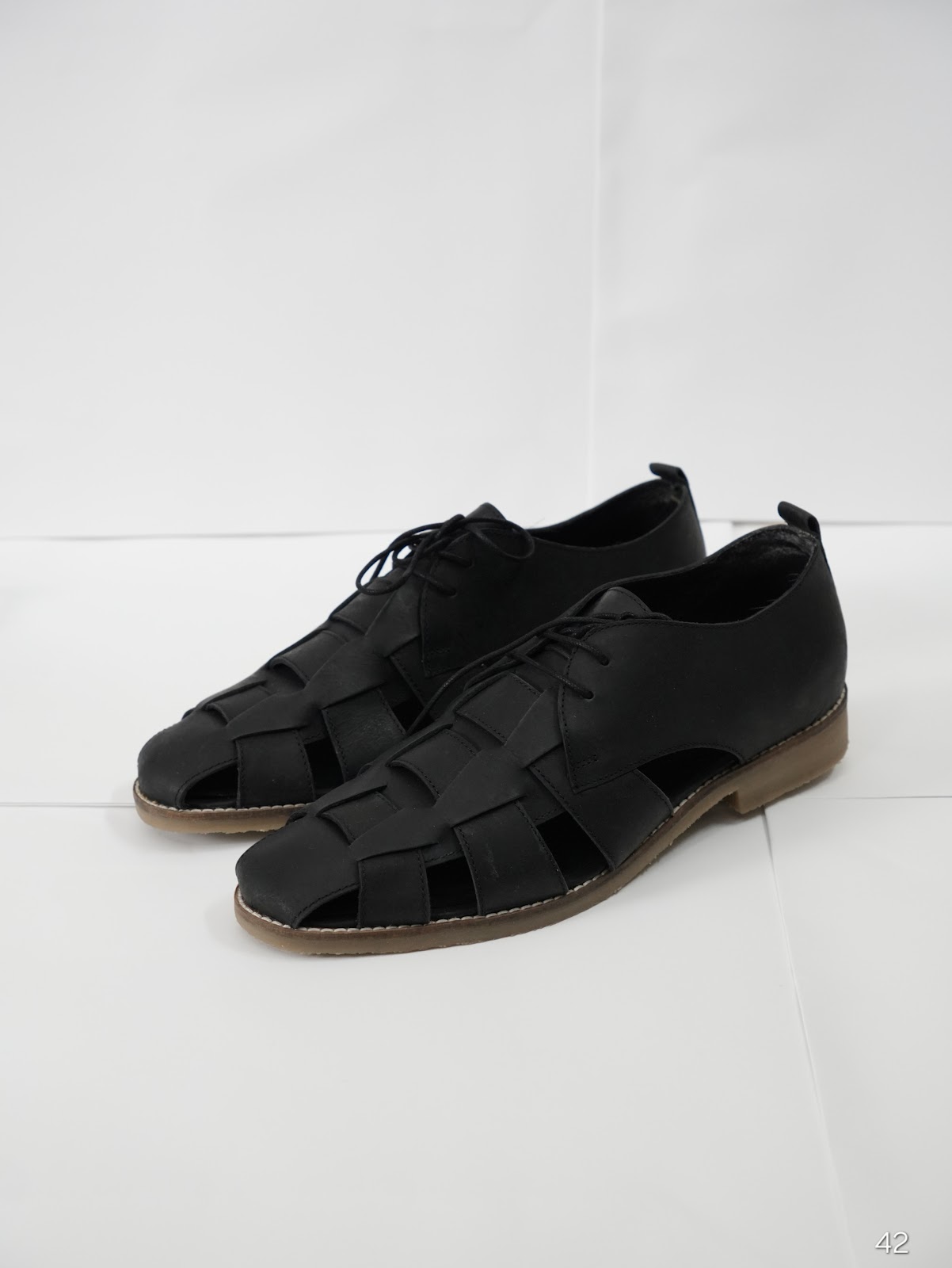Giày dép 42
