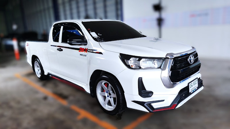 TOYOTA HILUX REVO