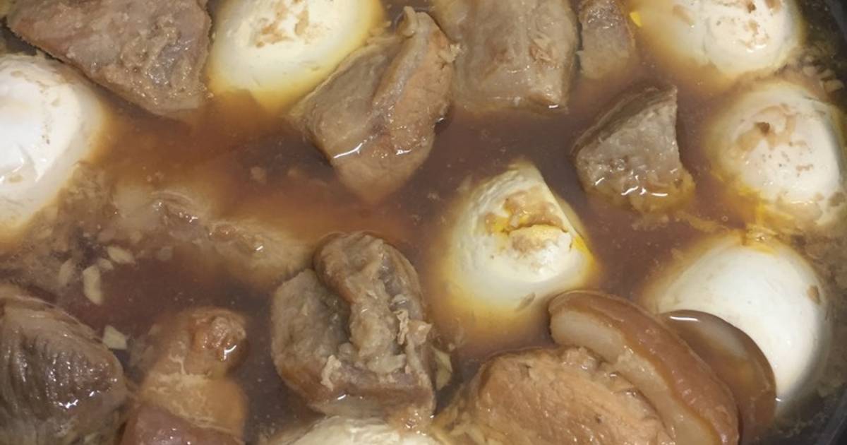 Thịt kho trứng muối