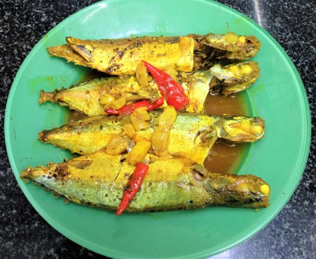 Cá Bạc Má Kho Tỏi Ớt Cay Thơm