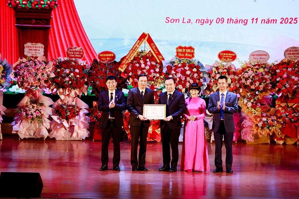 Hân hoan trong ngày hội Kỷ niệm 65 năm Ngày thành lập Trường Đại học Tây Bắc (1960 - 2025) và 43 năm Ngày Nhà giáo Việt Nam (1982 - 2025)