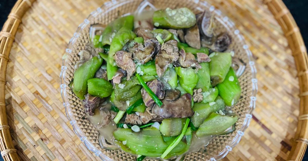 Lòng gà xào mướp