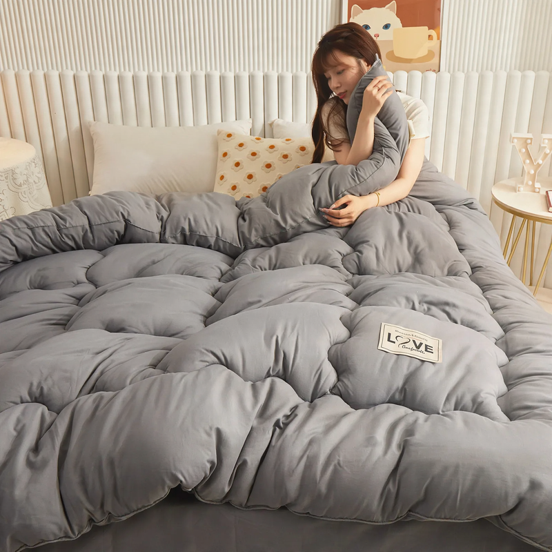 Synthetic fiber comforter, four seasons