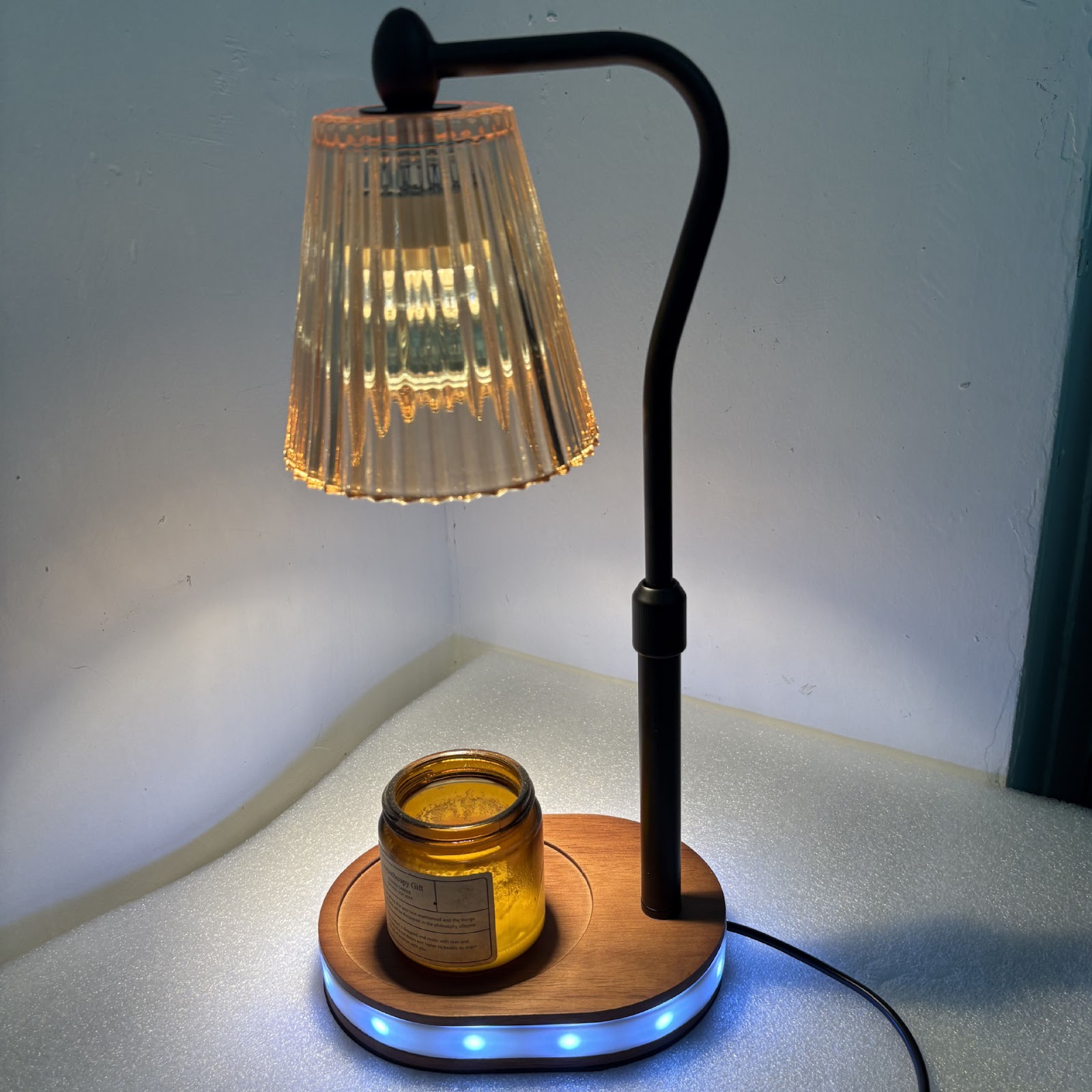 European-style wax melt warmer