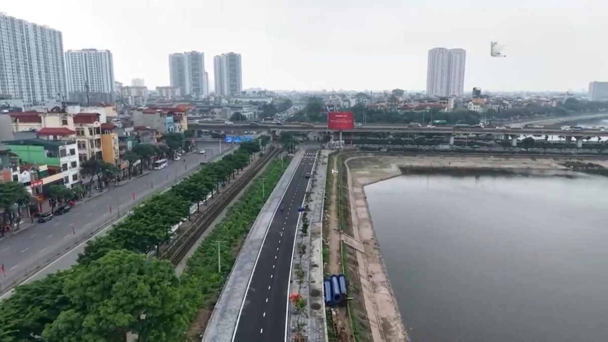 Không gian đẹp bên hồ Linh Đàm và tuyến đường sắt Bắc - Nam - Đài Phát thanh và truyền hình Hà Nội