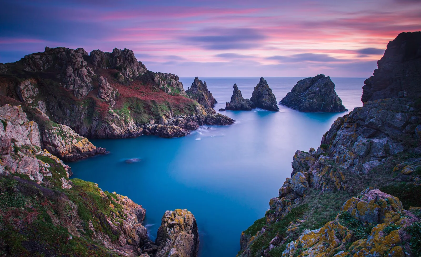 Rugged Sea Cliffs at Dusk - Landscape Photography 4K Wallpaper (4969x3037)