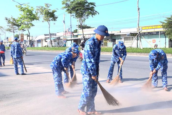 Cảnh sát biển hưởng ứng 'Ngày Vì môi trường Phú Quốc' - Báo Doanh nhân &amp; Công lý