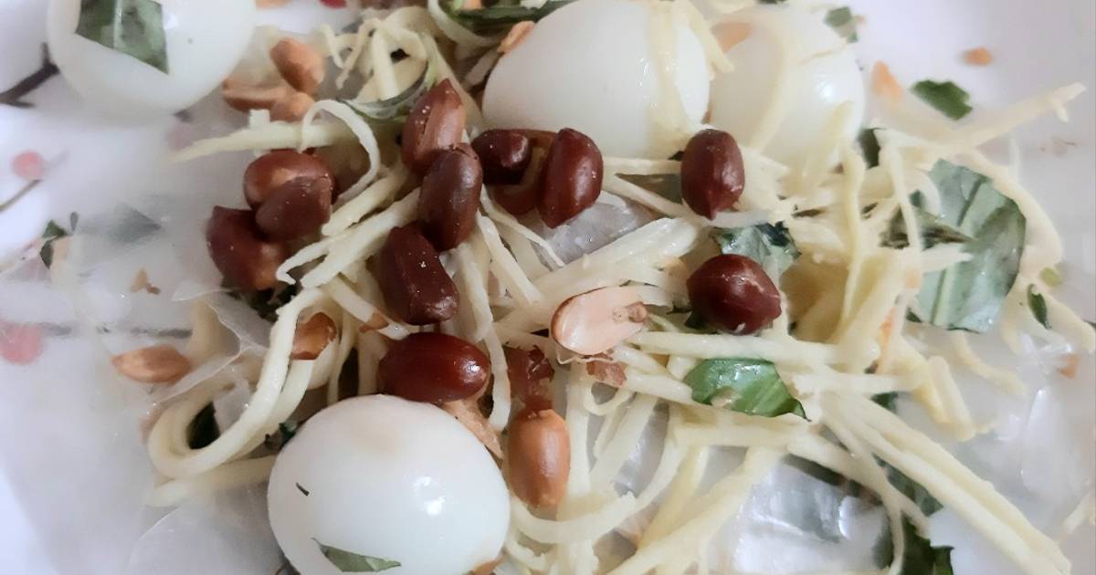 Bánh tráng trộn đậu phộng rang muối