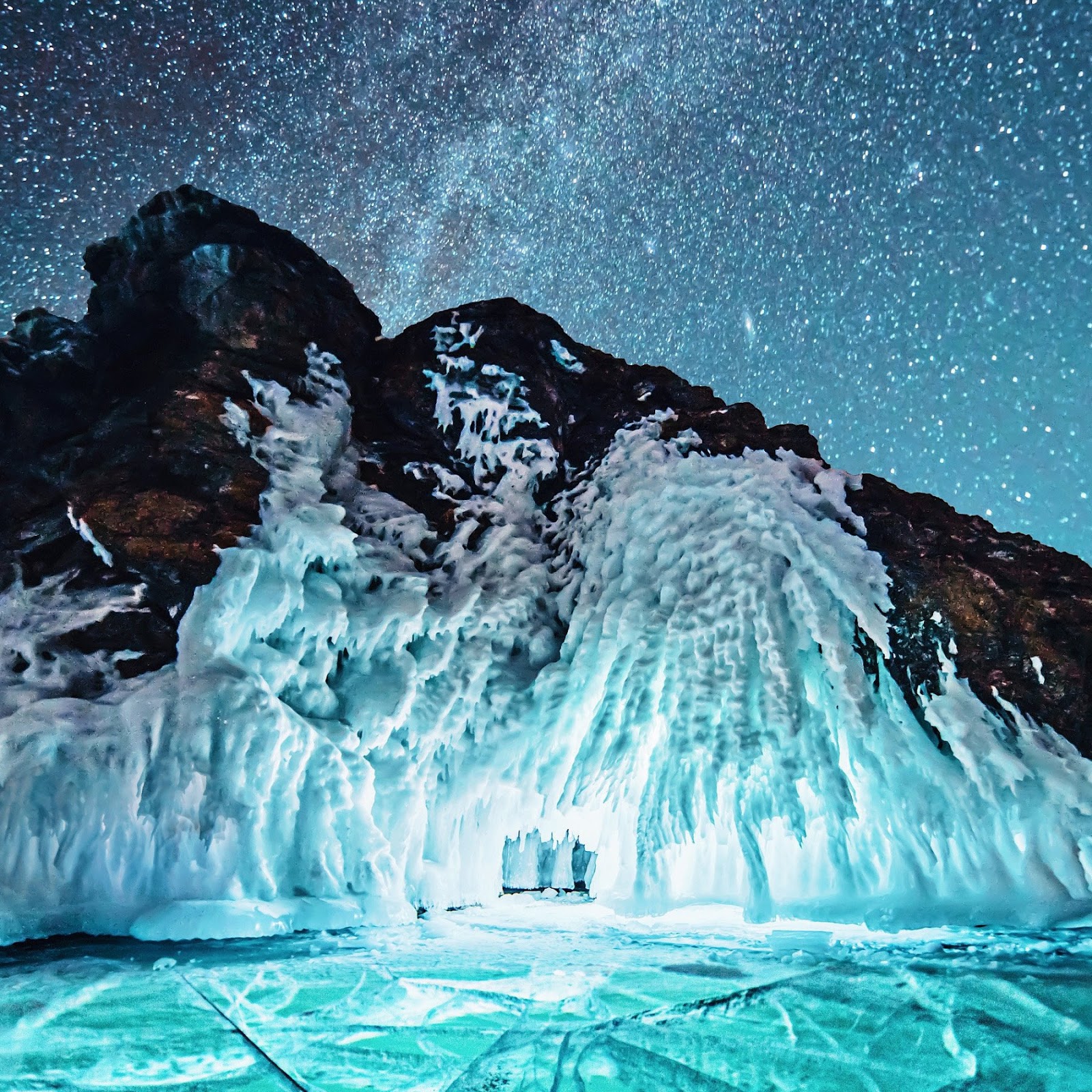 Download Lake Baikal, Lake, The Great Lakes, Nature, World 2K iPhone