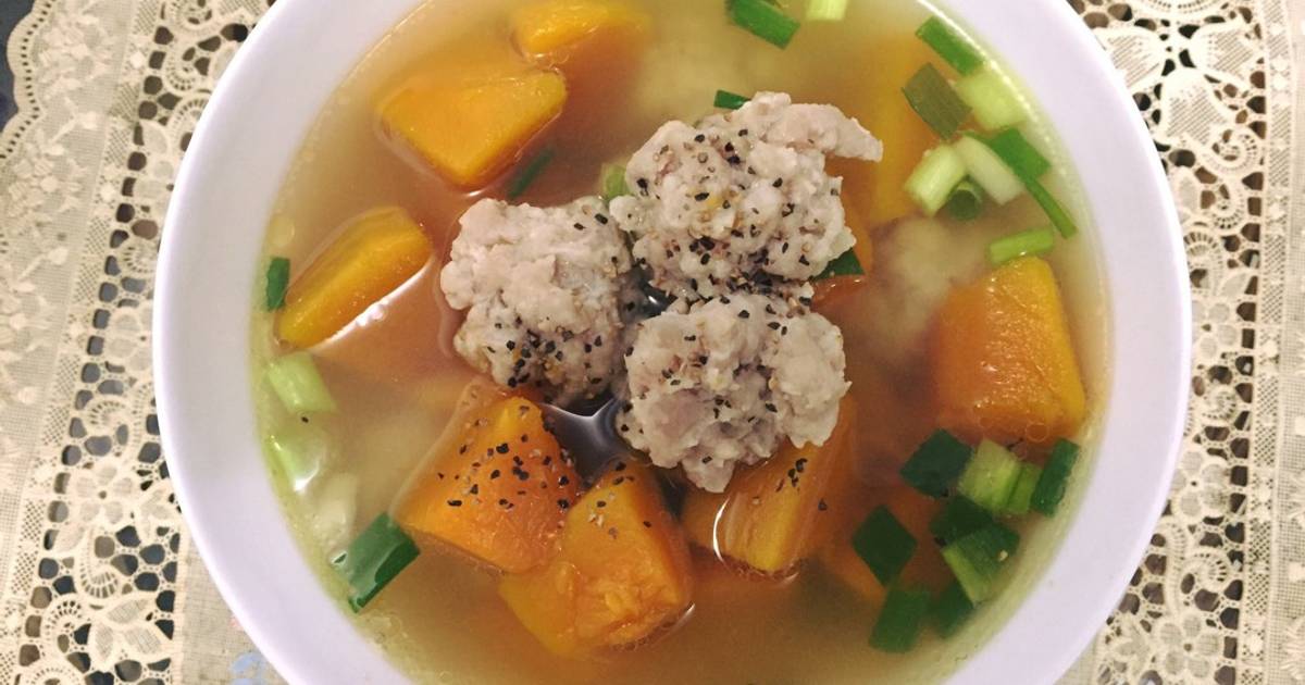 Canh bí đỏ nấu thịt bằm