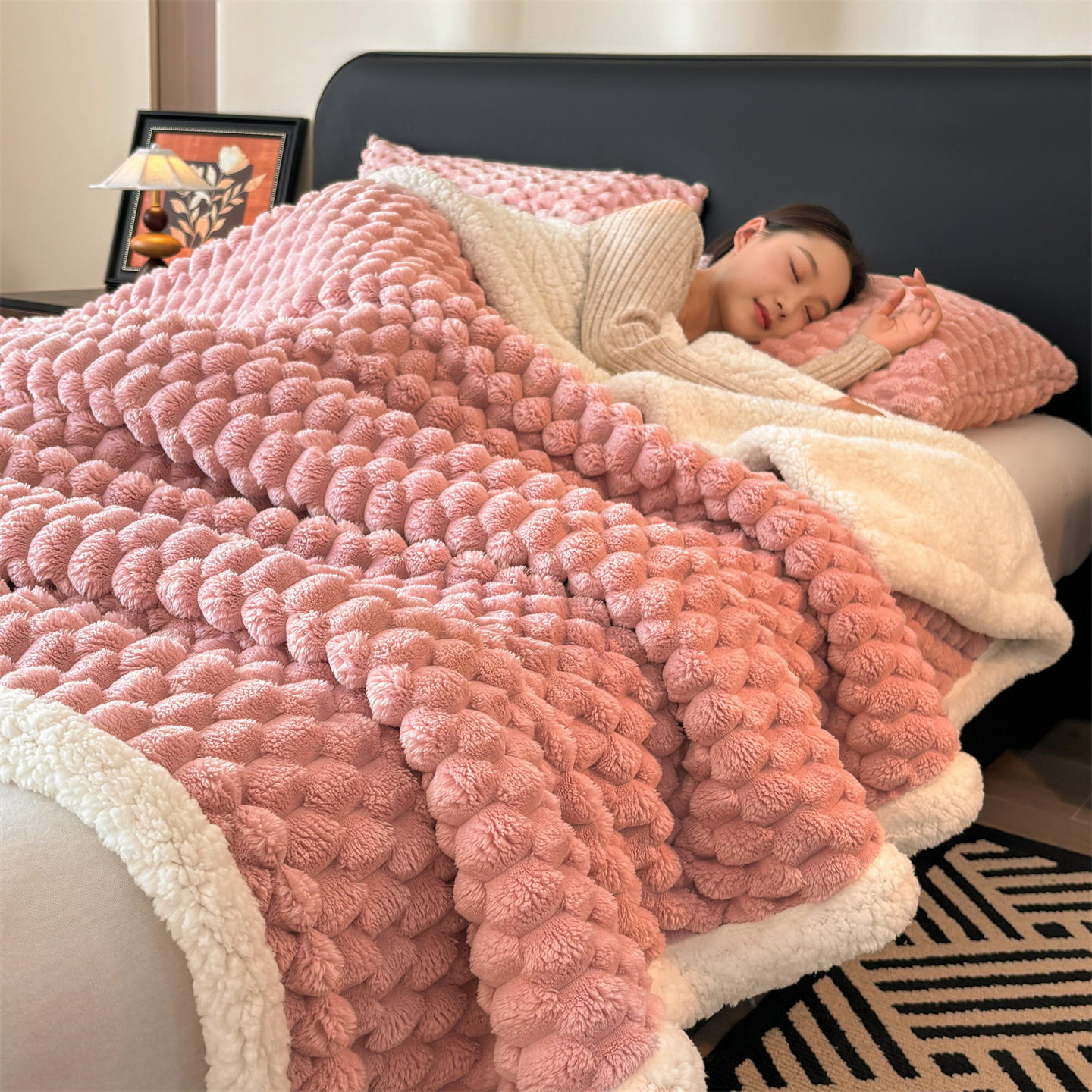 Warm cuddle blanket with lamb fleece imitation