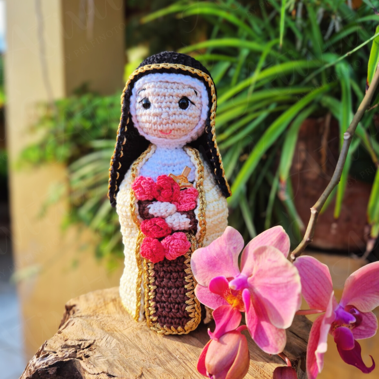 Santa Terezinha em Crochê