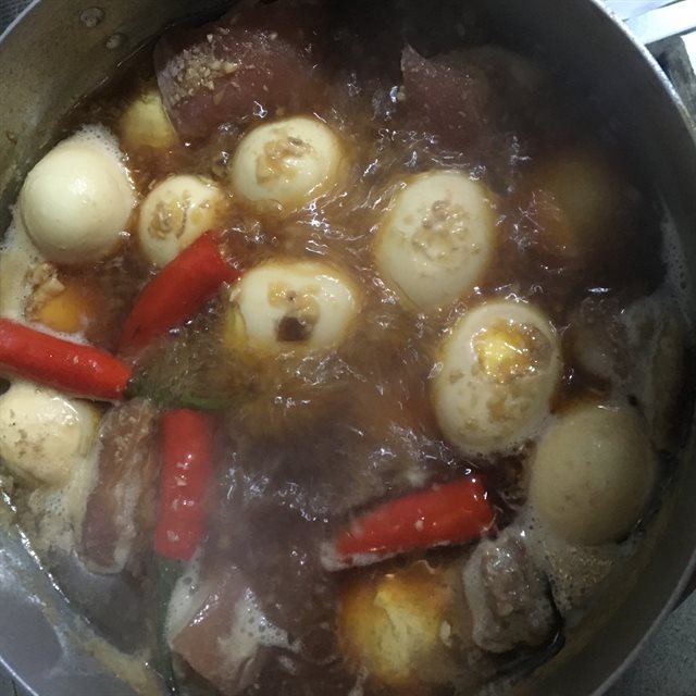 Thịt Kho Trứng Đơn Giản Tại Nhà