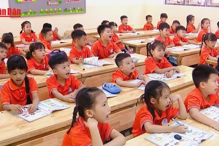 [Video] Cần hơn 4.000 tỷ đồng để miễn phí sách giáo khoa từ năm học 2029-2030 - Báo Nhân Dân