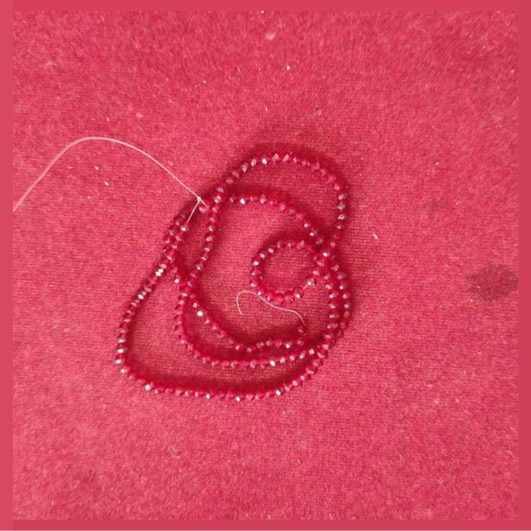 2 mm maroon glass crystal-1 line