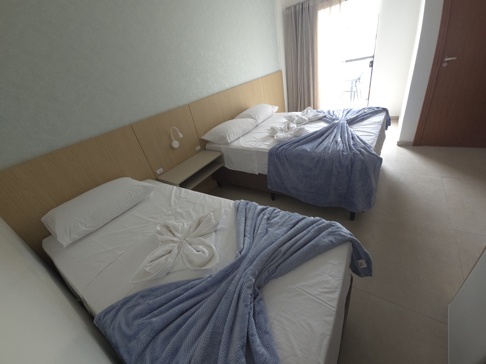 Quarto Triplo com Sacada no PENHA QUALITY HOTEL