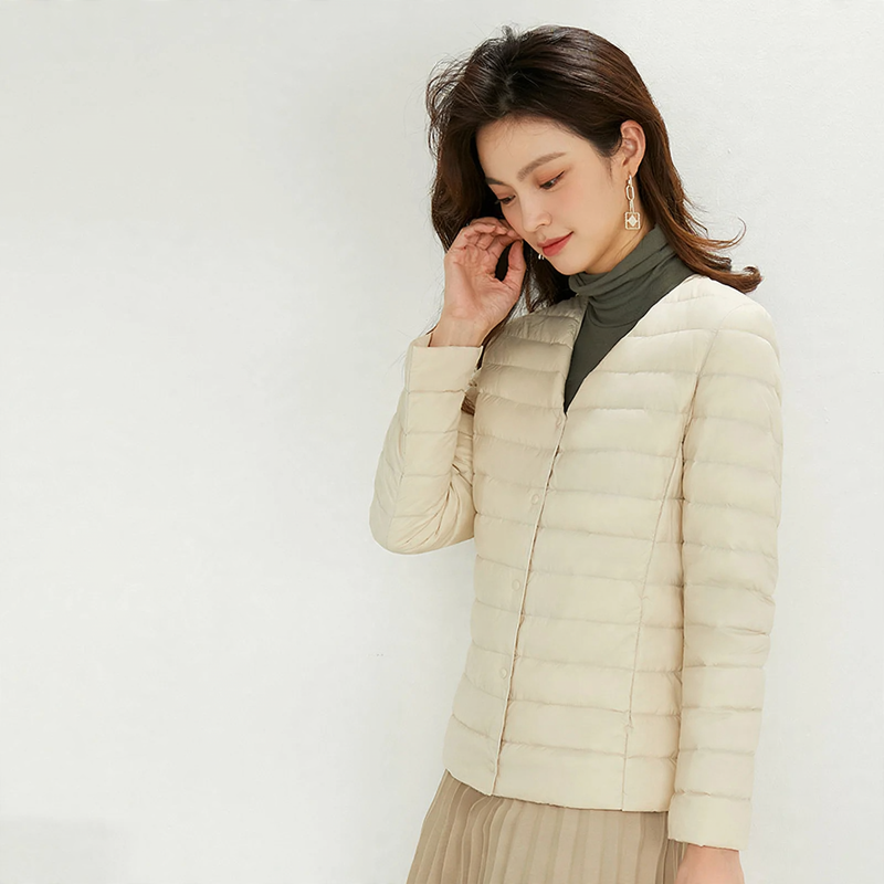 Lightweight women's down jacket, short, versatile