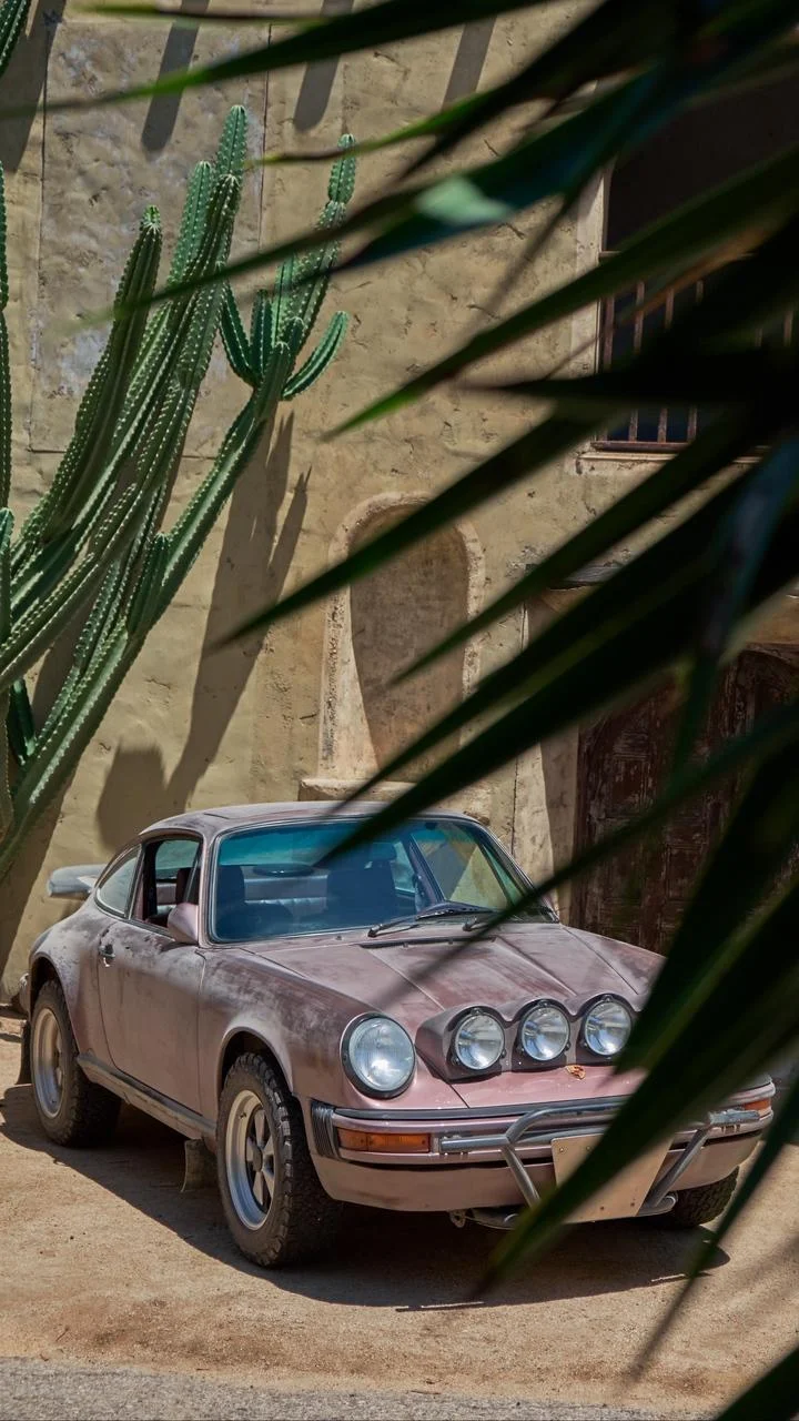 Vintage Porsche 911 Safari - Automotive Photography iPhone Wallpaper (720x1280)