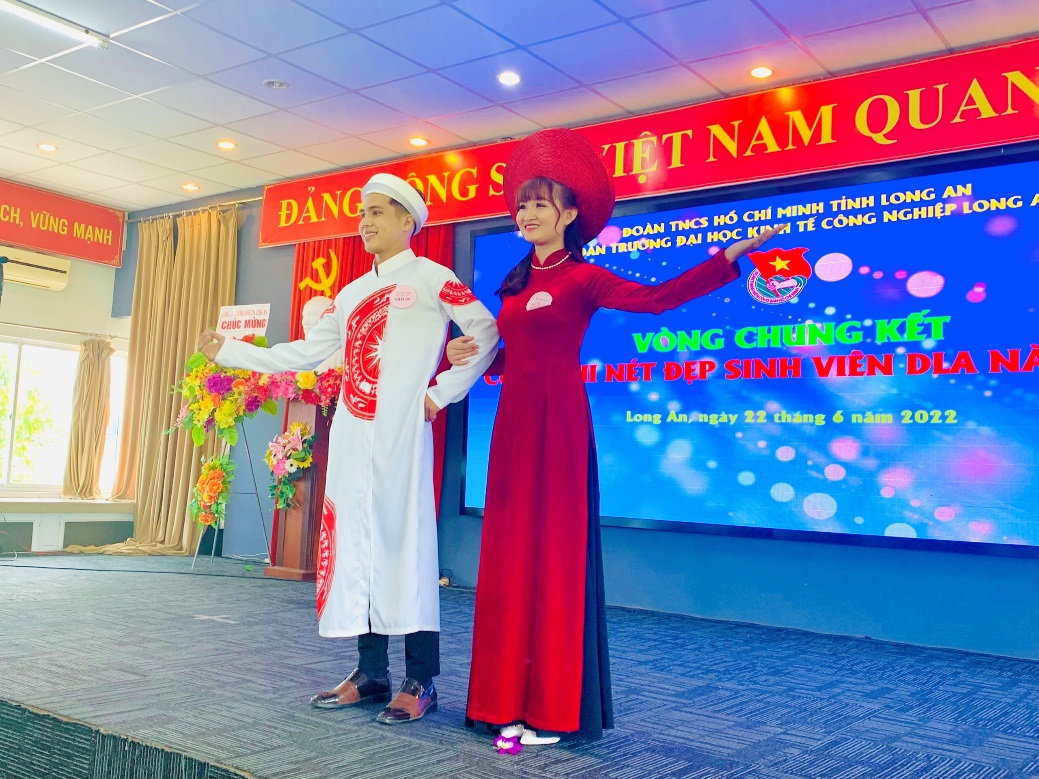 Nguyễn Kim Hằng và Hồ Nhựt Long – cặp đôi catwalk “thần thái” nhận được cơn mưa lời khen từ BGK