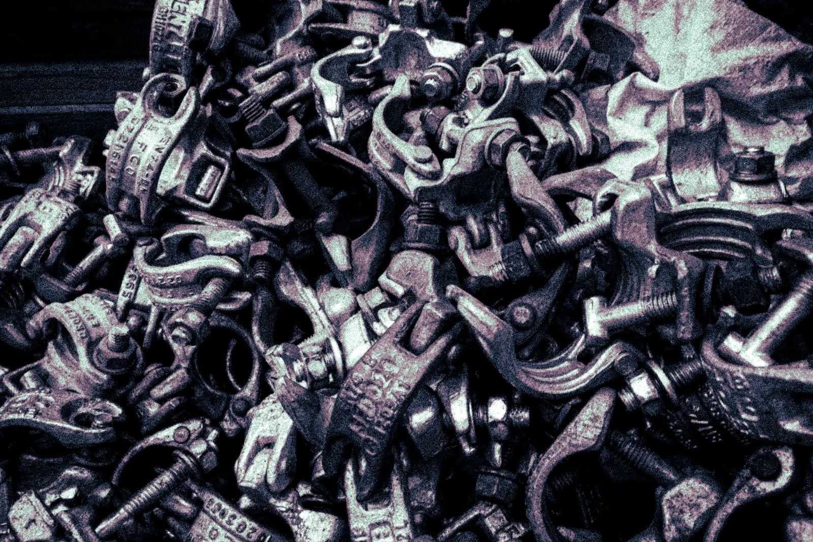 Industrial Metal Scaffolding Clamps - Industrial Still Life 4K Wallpaper (4896x3264)