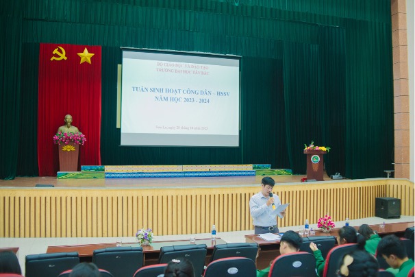 Trường Đại học Tây Bắc tổ chức Tuần sinh hoạt công dân học sinh, sinh viên cho tân sinh viên khoá K64, năm học 2023 - 2024