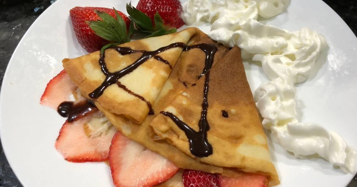 Bánh crepe cuốn trái cây
