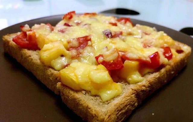 Bánh Pizza Sandwich
