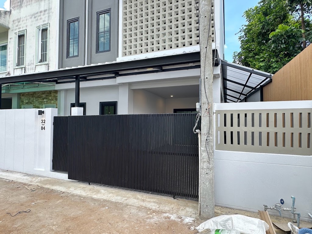 หมู่บ้านทรงคุณ · ฉลอง