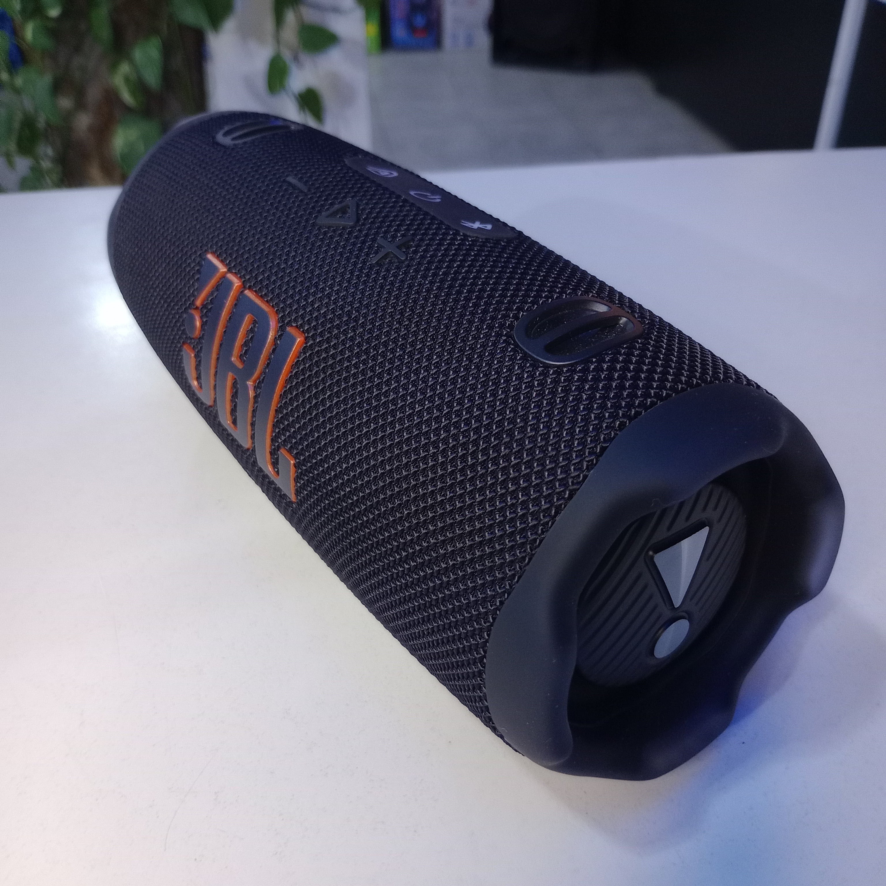 Parlante JBL CHARGE6 20 Hs 3