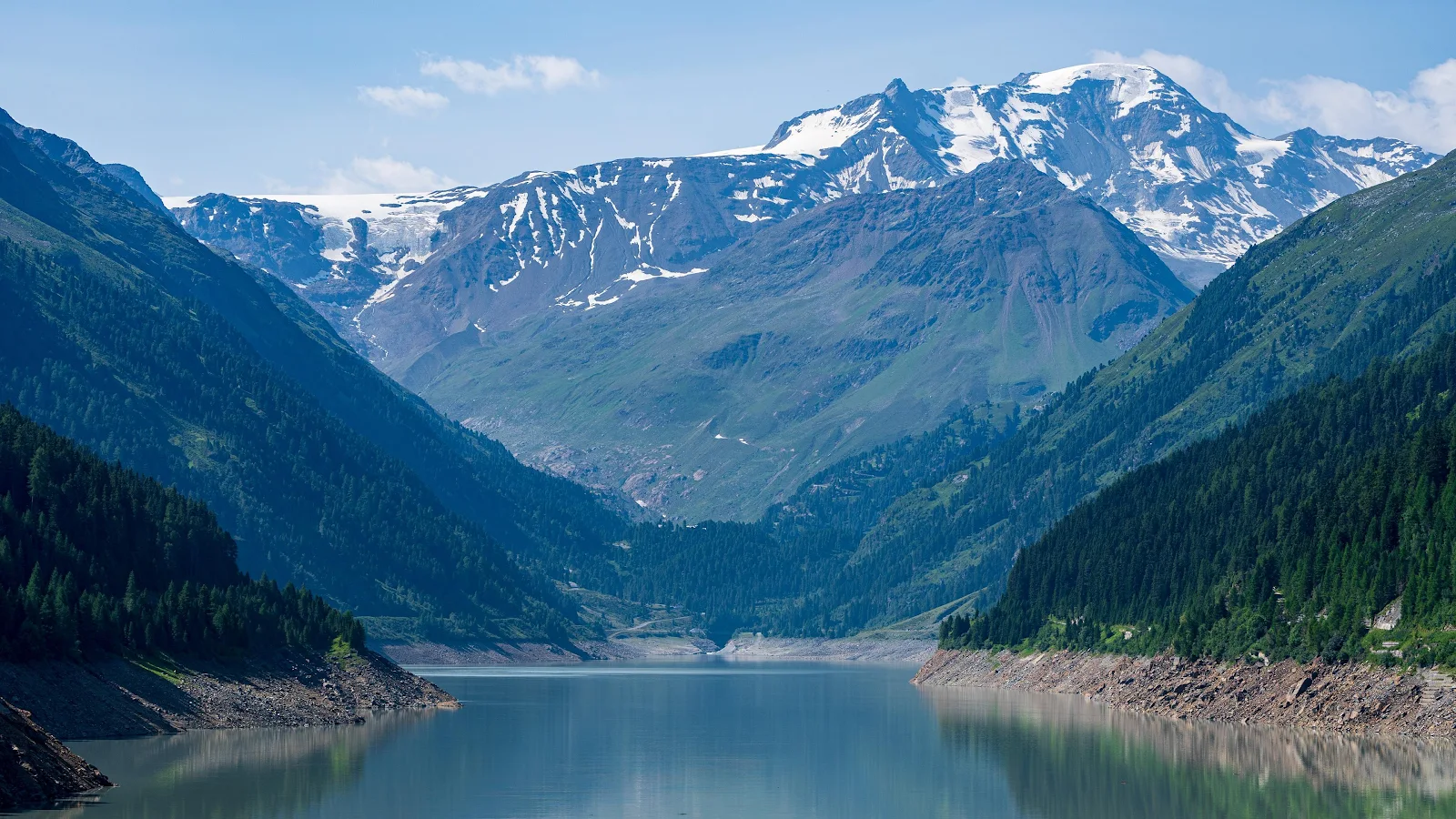 Alpine Lake In Kaunertal Valley - Nature Photography 4K Wallpaper (3840x2160)