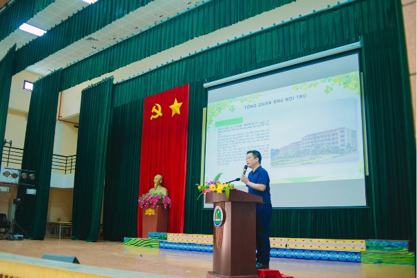 Trường Đại học Tây Bắc tổ chức Tuần sinh hoạt công dân học sinh, sinh viên cho tân sinh viên khoá K64, năm học 2023 - 2024