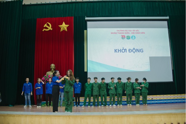 Trường Đại học Tây Bắc tổ chức Tuần sinh hoạt công dân học sinh, sinh viên cho tân sinh viên khoá K64, năm học 2023 - 2024