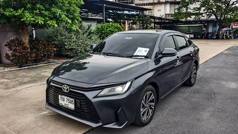 TOYOTA YARIS ATIV
