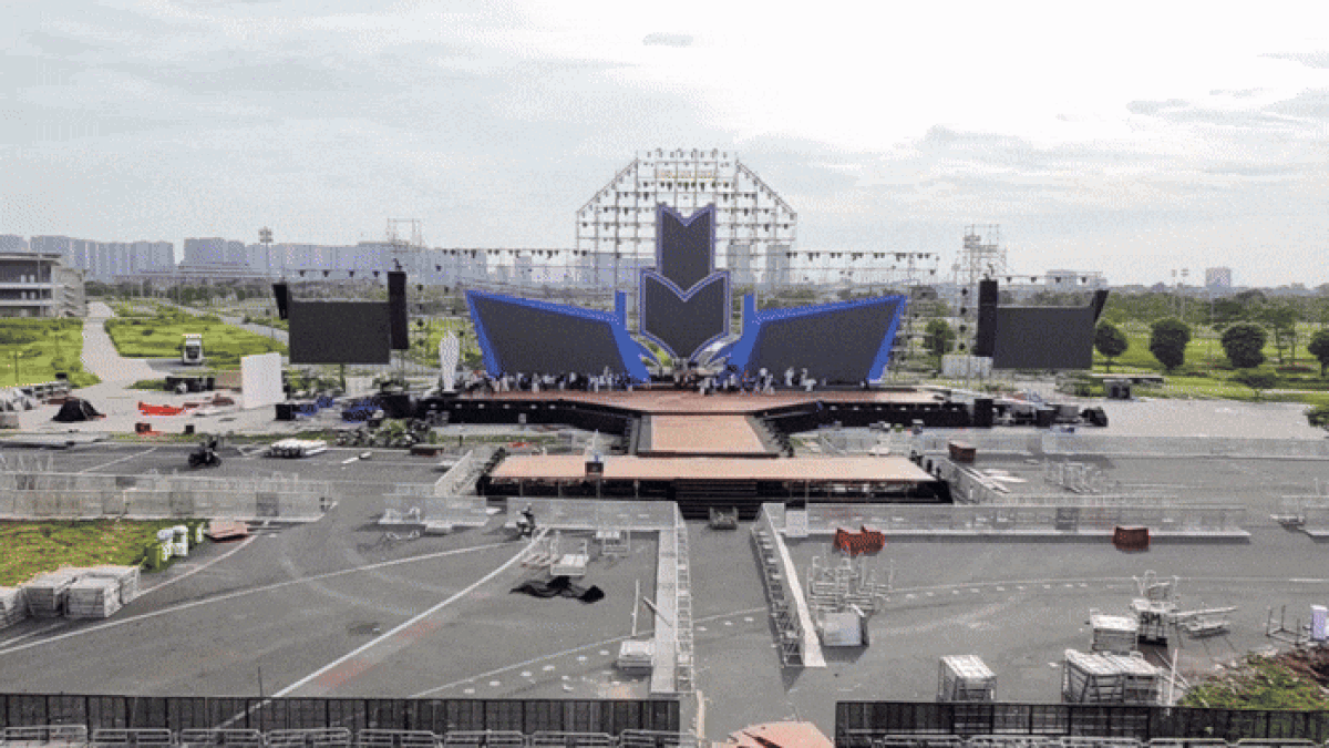 Nữ sinh sáng biểu diễn ở Đại hội Đoàn toàn quốc, chiều tập luyện concert Thanh xuân - Báo Tiền Phong