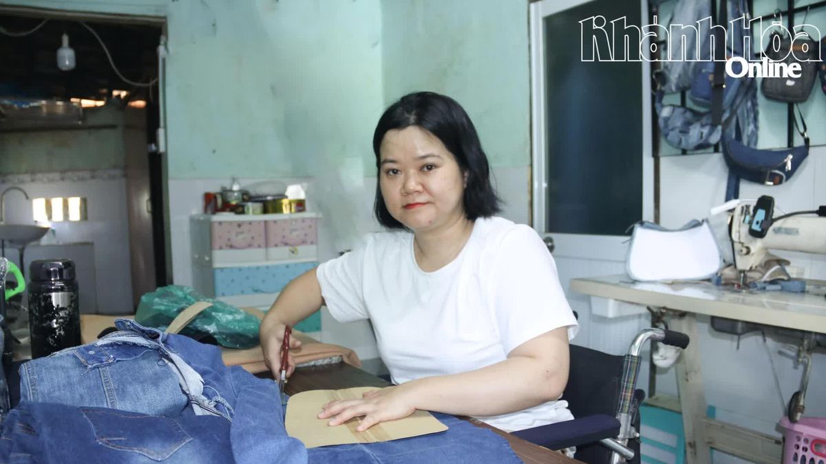 Làm túi xách handmade từ vải jean tái chế - Báo Khánh Hòa
