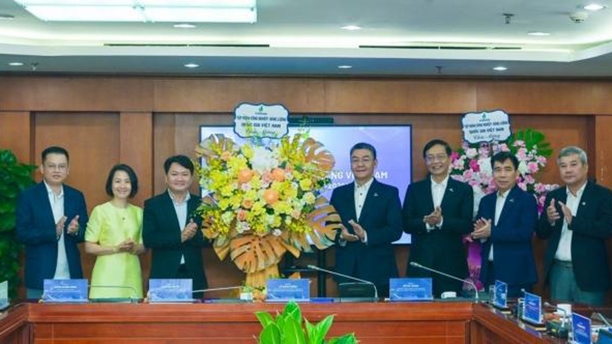 [VIDEO] Lãnh đạo Petrovietnam chúc mừng đội ngũ người làm báo ngành công nghiệp - năng lượng - Tạp chí Petrotimes