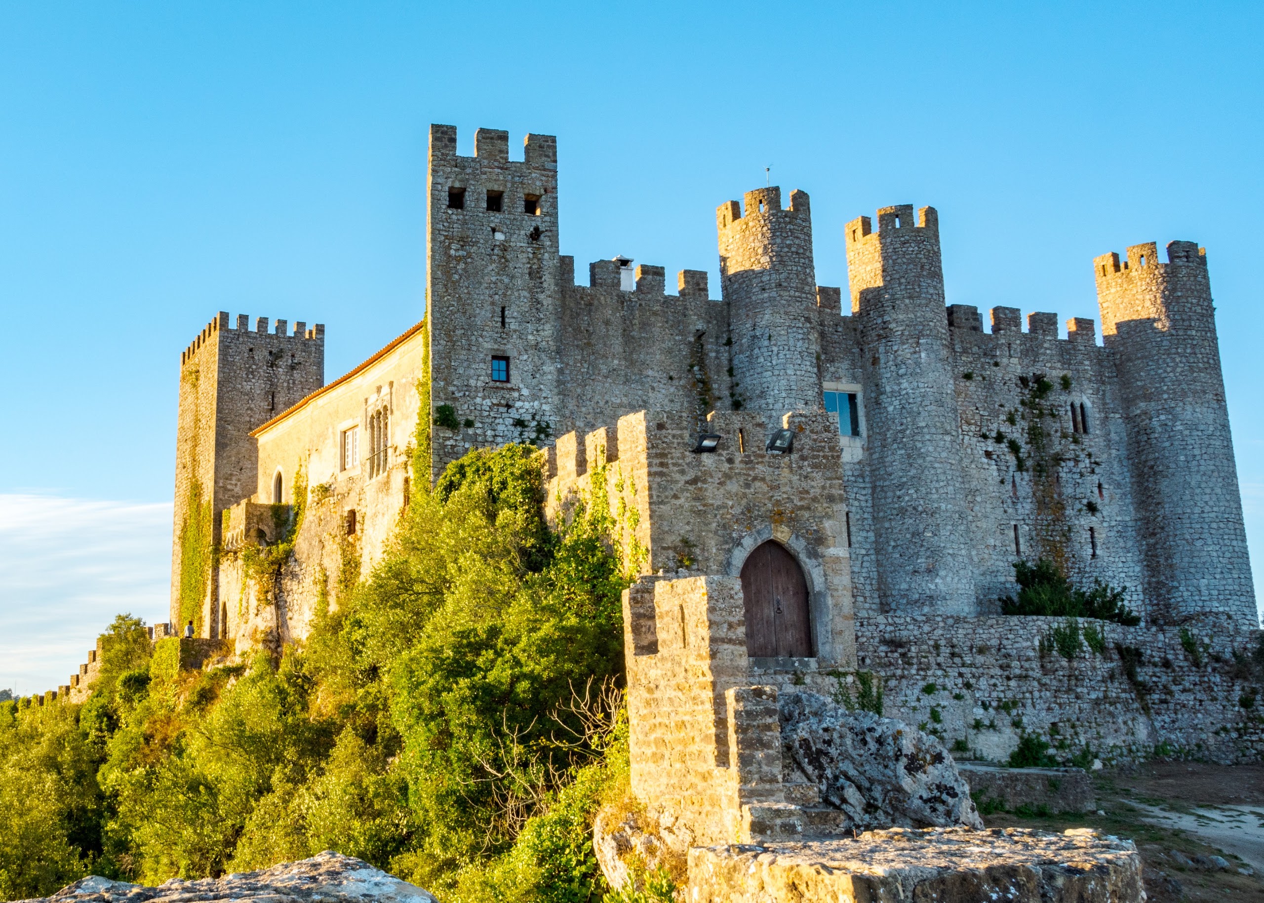 A Day of Coastal Wonders: Óbidos & Nazaré from Lisbon