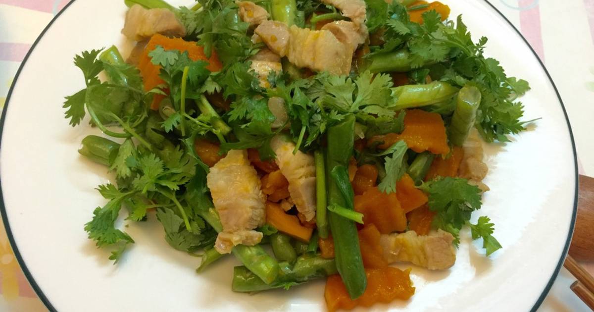 Đậu que, bí đỏ, thịt 3 chỉ