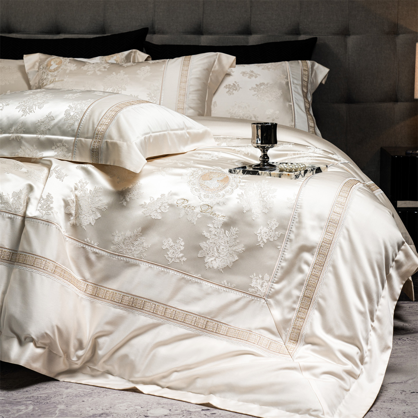 Luxurious cotton satin bed linen set, 100-thread count