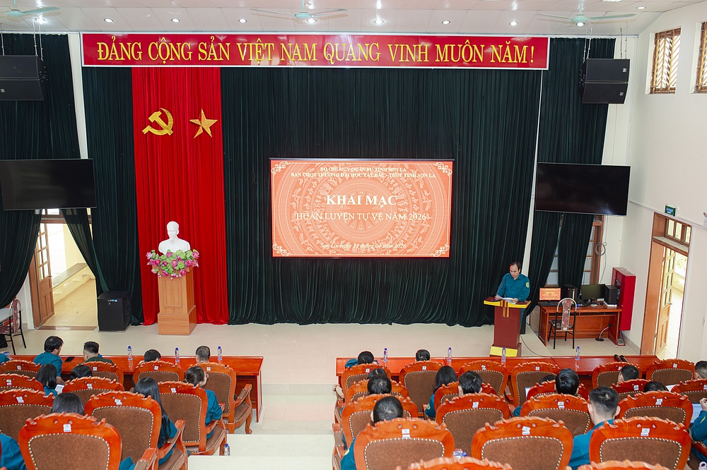 Ban chỉ huy quân sự Trường Đại học Tây Bắc -  Thuế tỉnh Sơn La khai mạc huấn luyện tự vệ năm 2026