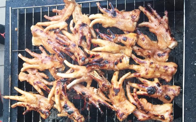 Chân Gà Nướng Sa Tế Mềm Ngon