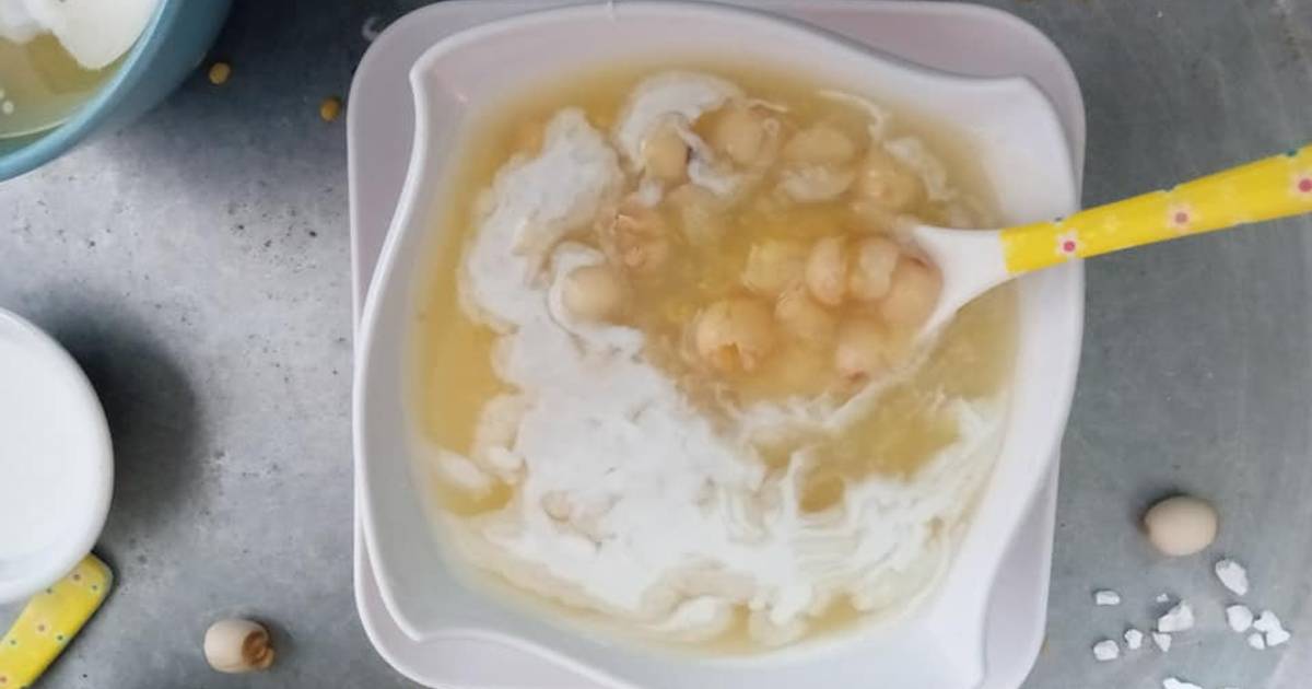 Chè hạt sen tươi với đậu xanh, bột sắn dây thơm mát@
