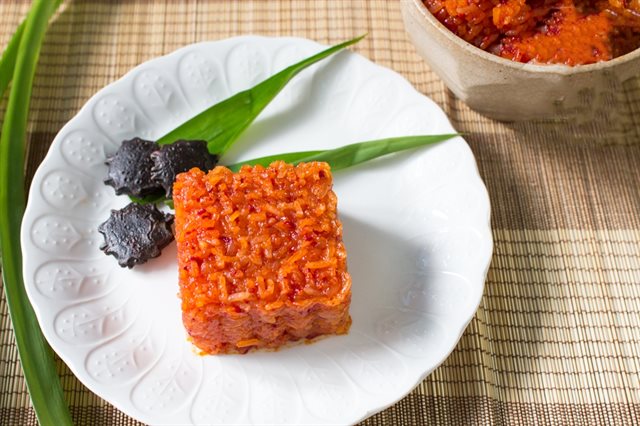 Xôi Gấc Bằng Lò Vi Sóng