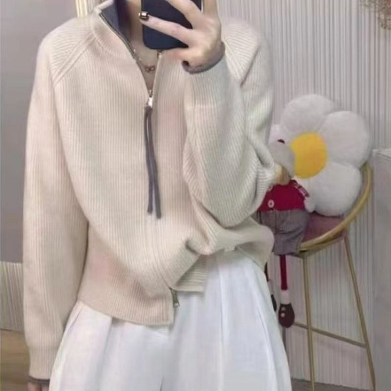 Women's cardigan with zipper and color-block design