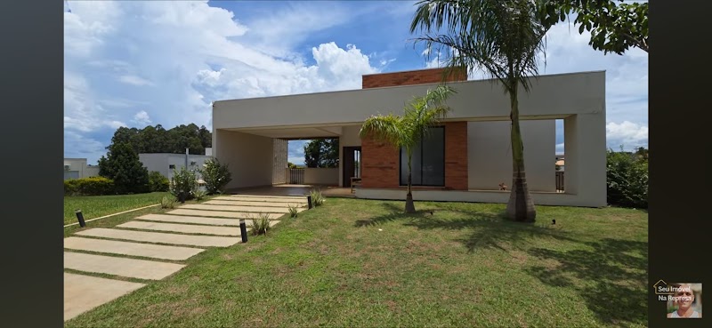 Casa próxima muito bem localizada à venda no Riviera de Santa Cristina XIII