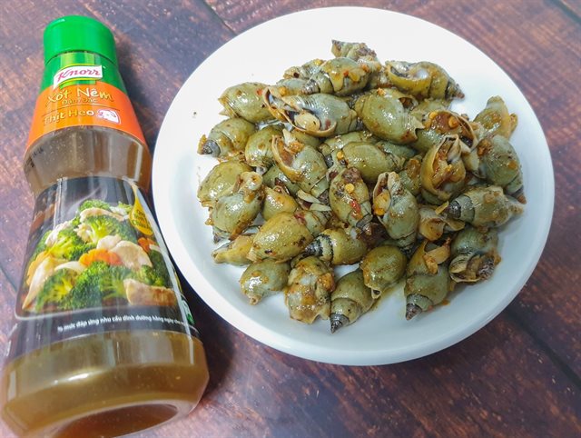 Ốc Cà Na Xào Bơ Tỏi Đơn Giản